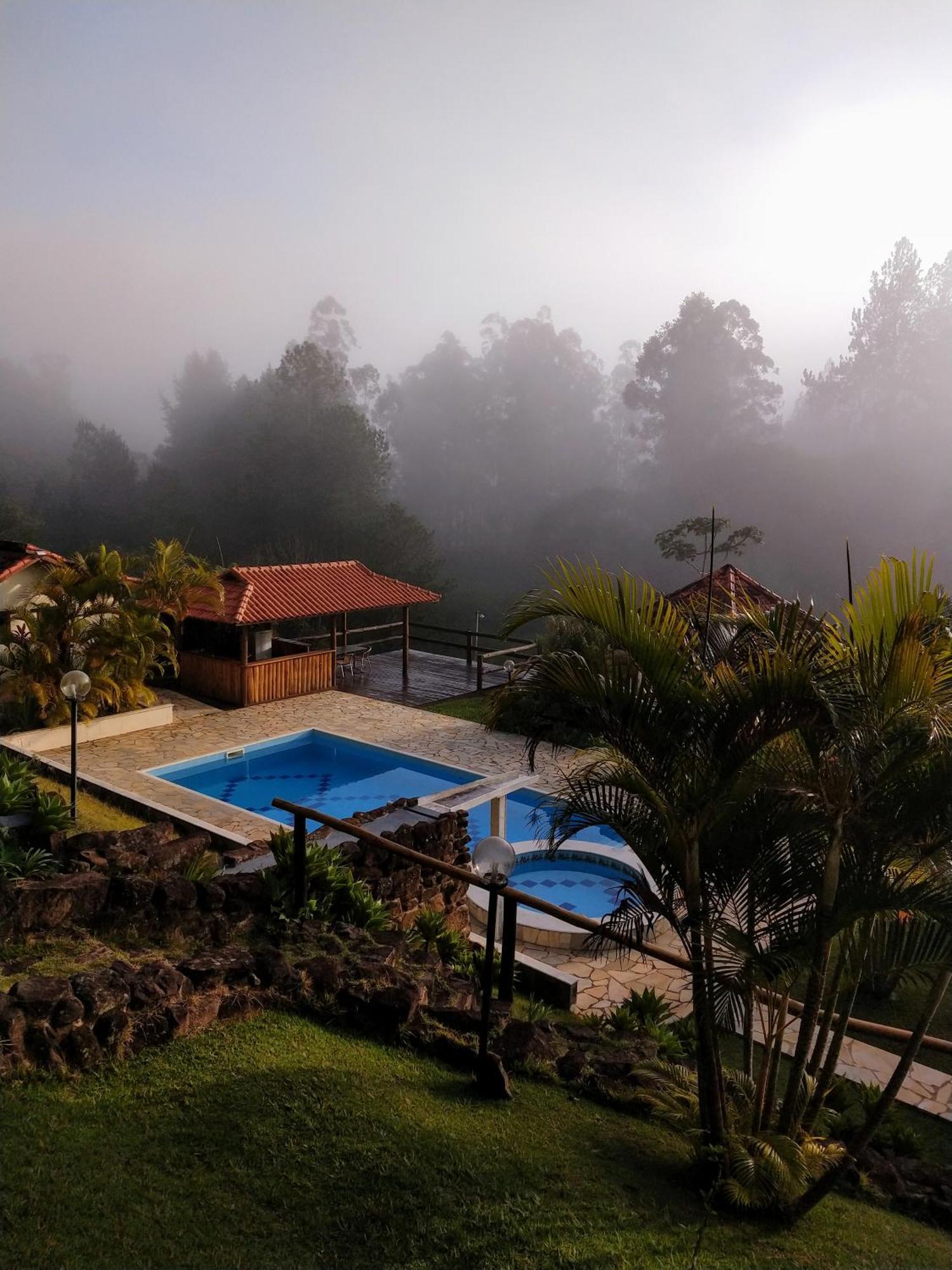 Pousada Colar De Ouro Chales Cunha Exterior photo